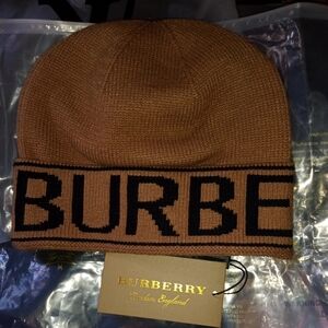 Burberry winter hat HQ